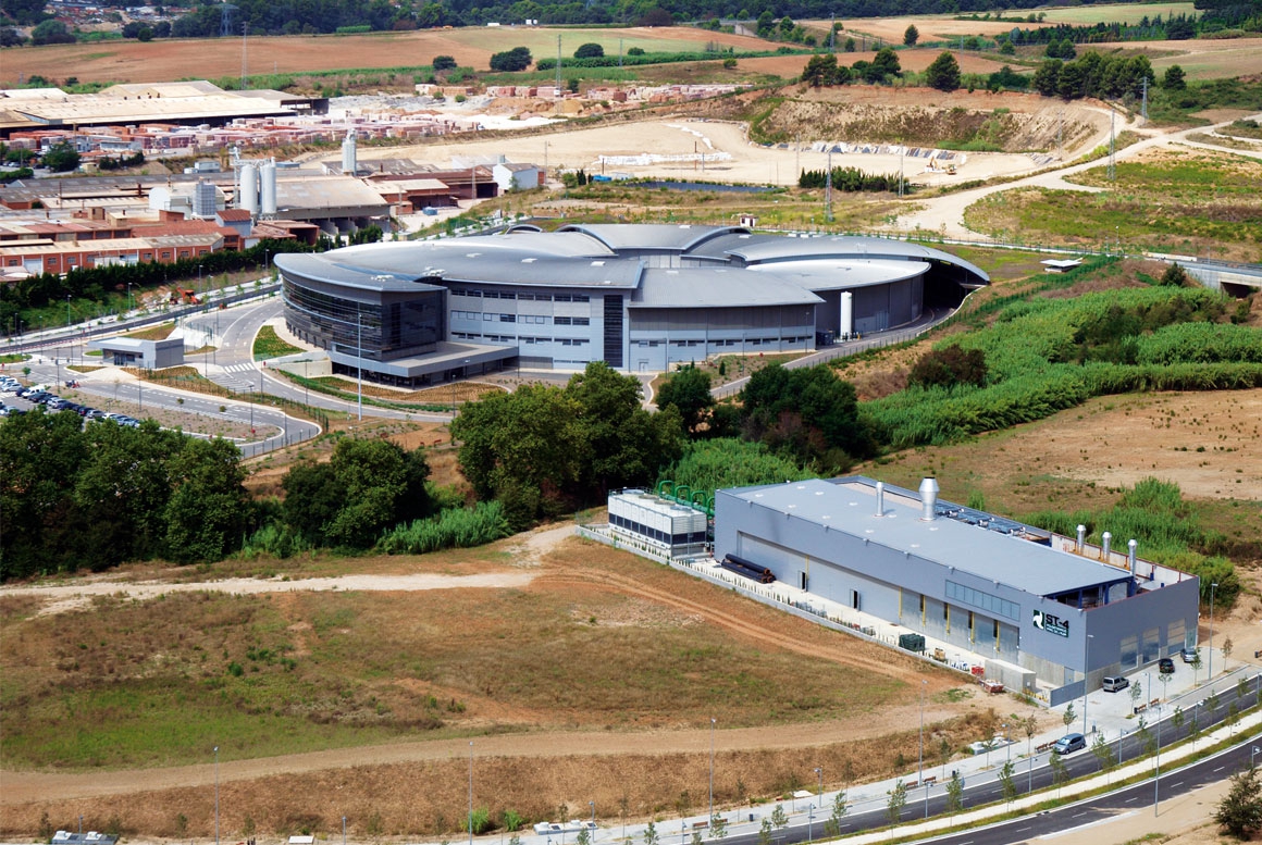 CENTRALE DE POLYGÉNÉRATION DE FROID ET CHALEUR (DISTRICT HEATING AND COOLING) ST-4 DU PARC DE LA SCIENCE ET DE LA TECHNOLOGIE DE CERDANYOLA DU VALLÈS, BARCELONE 