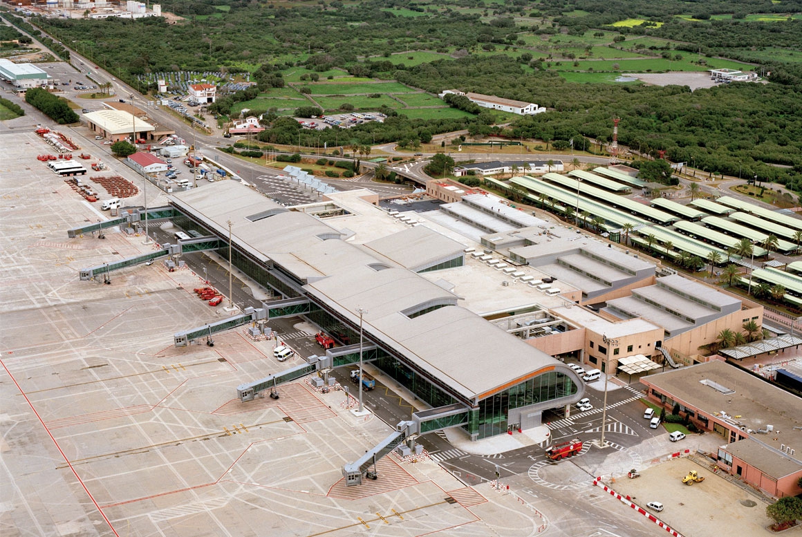 EDIFICIO TERMINAL AEROPUERTO DE MENORCA, ISLAS BALEARES