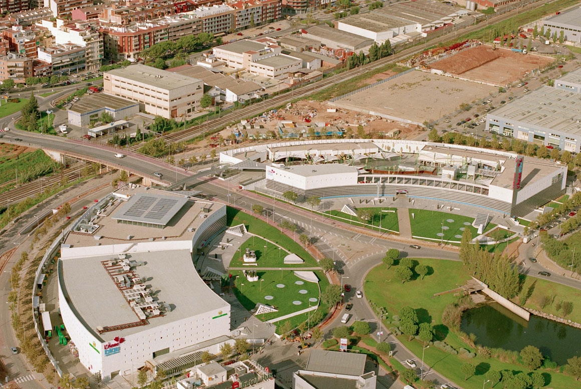 CENTRO COMERCIAL L´ANEC BLAU EN CASTELLDEFELS, BARCELONA