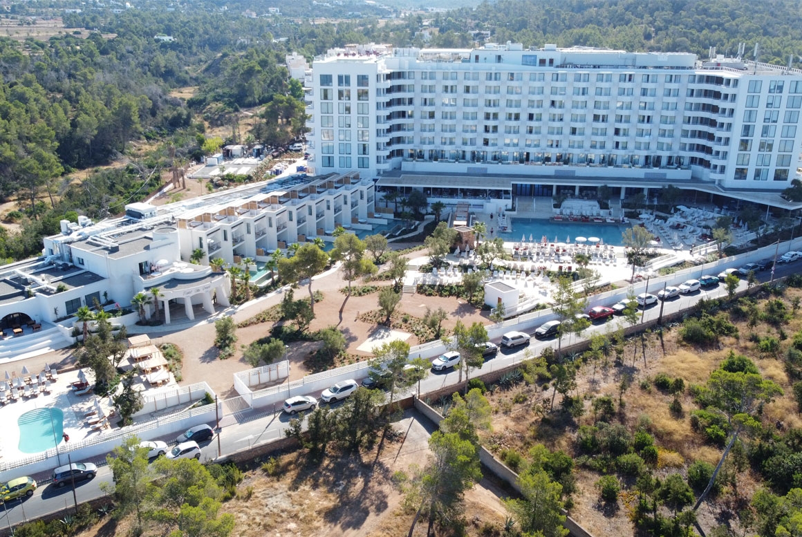 TRS IBIZA HOTEL 5 ESTRELAS EN SAN ANTONI DE PORTMANY, IBIZA