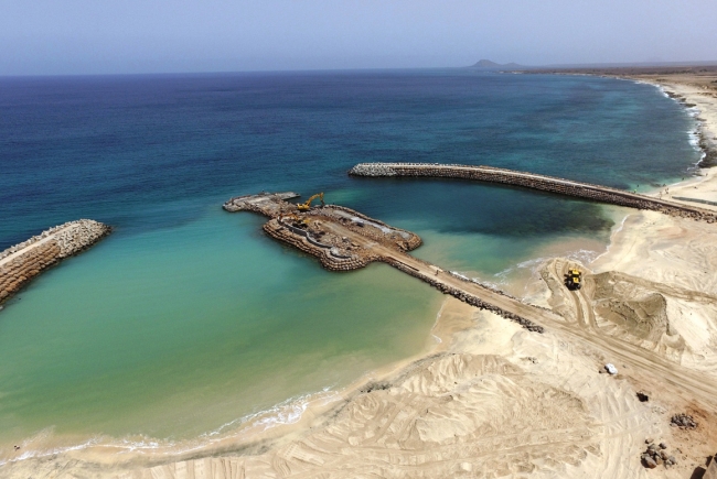 ARTIFICIAL LAKE AND BIKINI BEACH AT LLANA BEACH HOTEL, SALT ISLAND