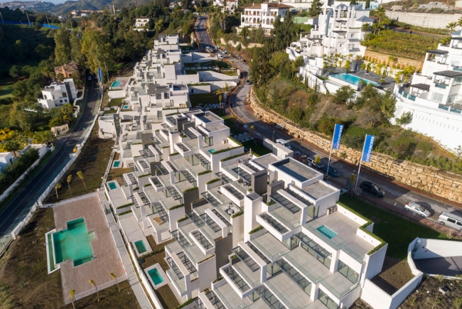 AQUALINA RESIDENTIAL COMPLEX IN BENAHAVÍS, MÁLAGA