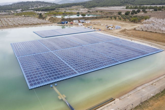 POMPAGE SOLAIRE FLOTTANT SUR RADEAU ET DEUX POMPES SOUTERRAINES POUR LAUTOCONSOMMATION DE LA COMMUNAUTÉ DIRRIGATION DE LLIRIA, VALENCE