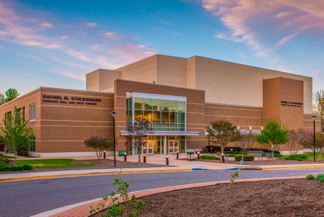 CENTRO CULTURAL RACHEL M. SCHLESINGER DEL NORTH VIRGINIA COMMUNITY COLLEGE