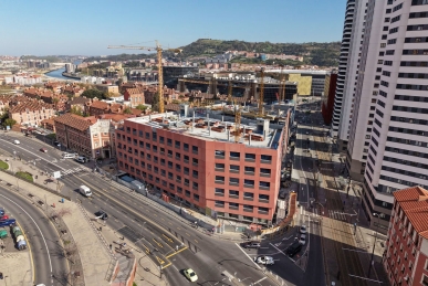FACULTAD DE MEDICINA Y ENFERMER�A DE LA UPV-EHU EN BASURTO, BILBAO